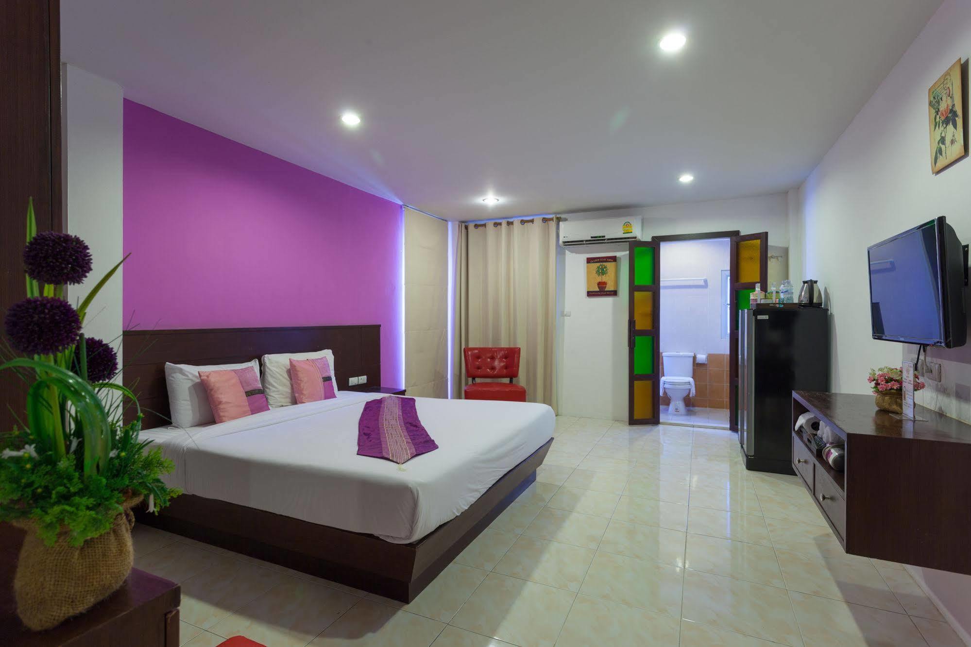 Islanda Boutique Hotel Patong Экстерьер фото