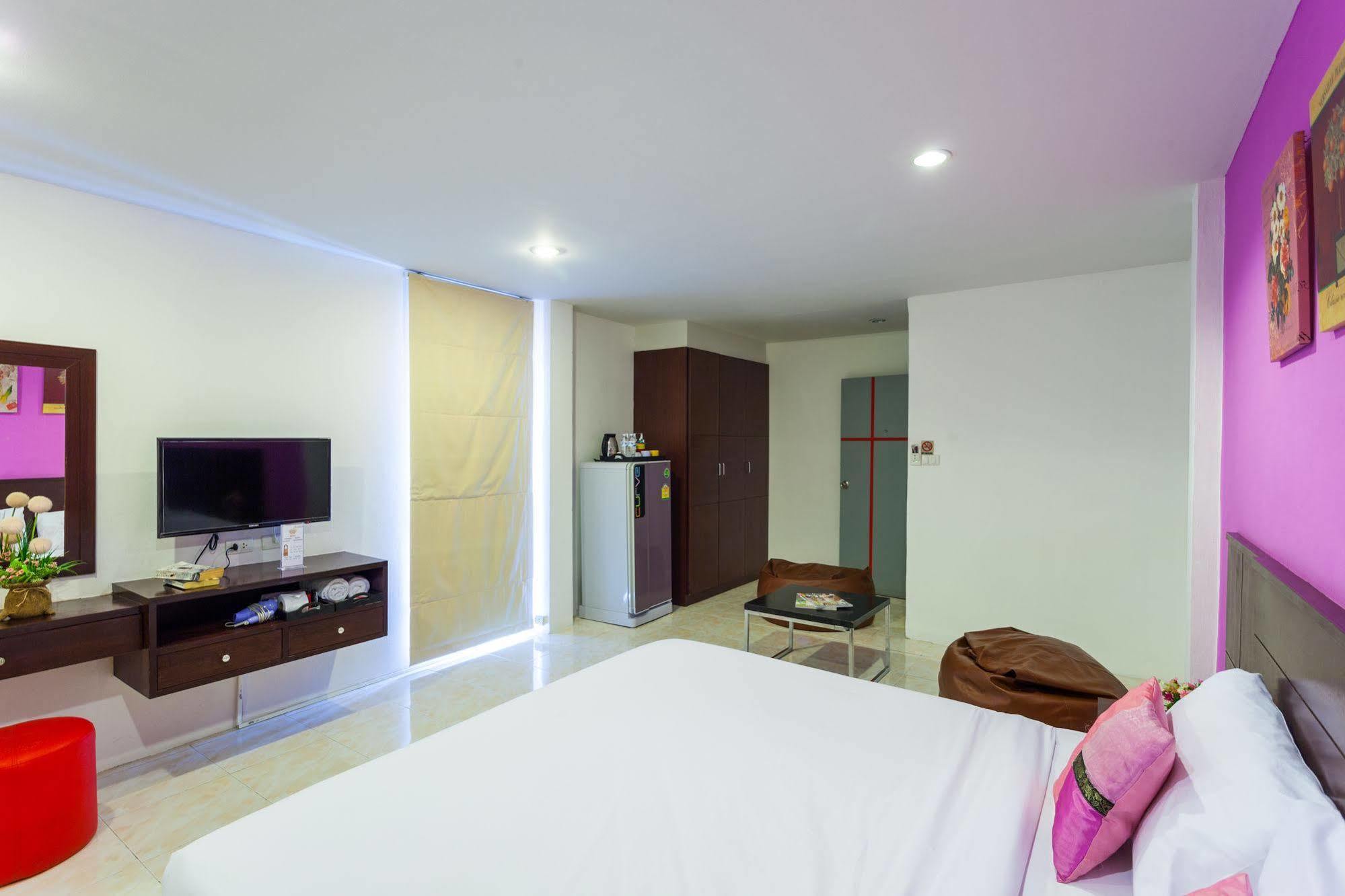 Islanda Boutique Hotel Patong Экстерьер фото